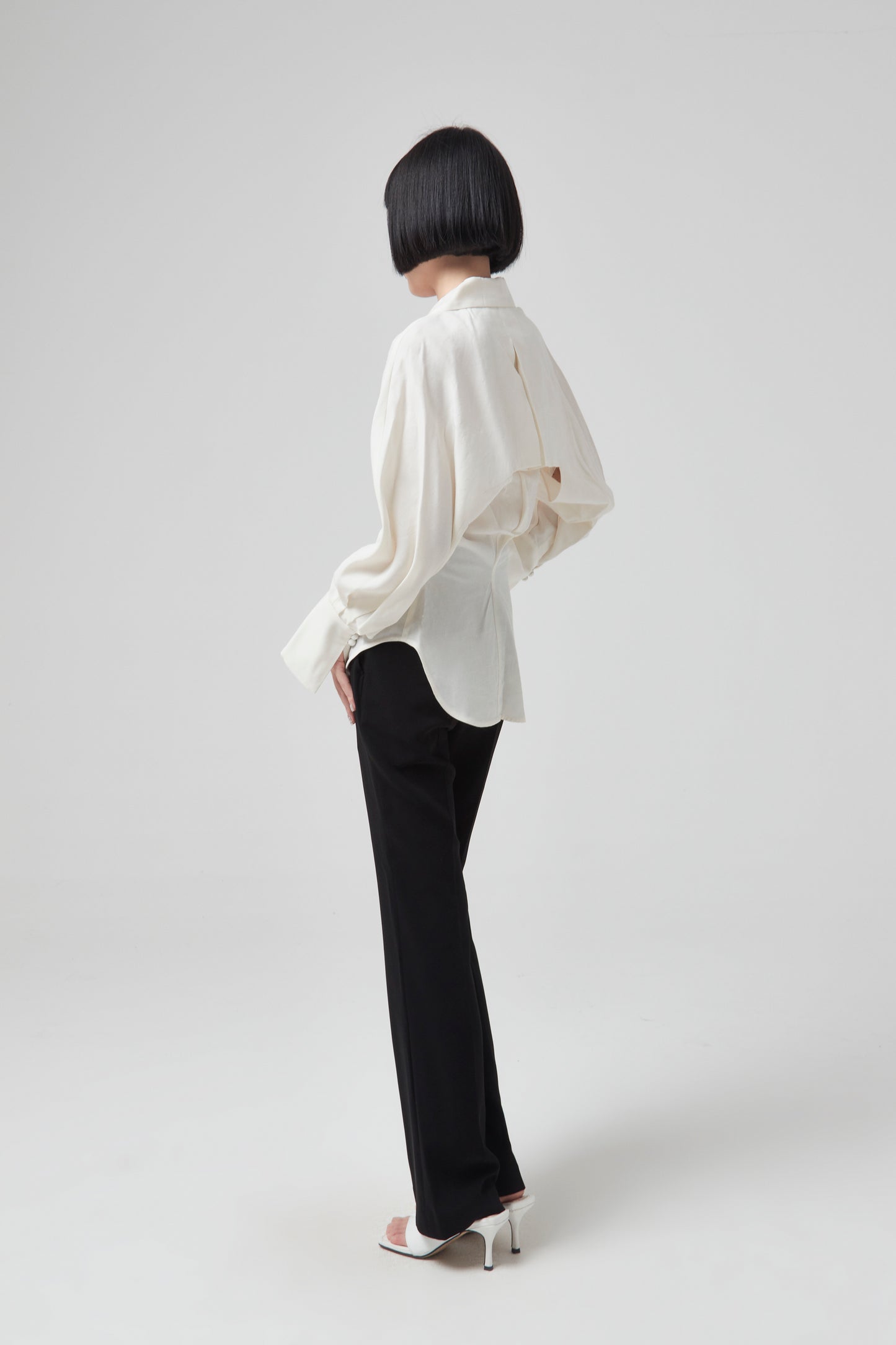 HIGH WAISTED CENTER CREASED TROUSERS