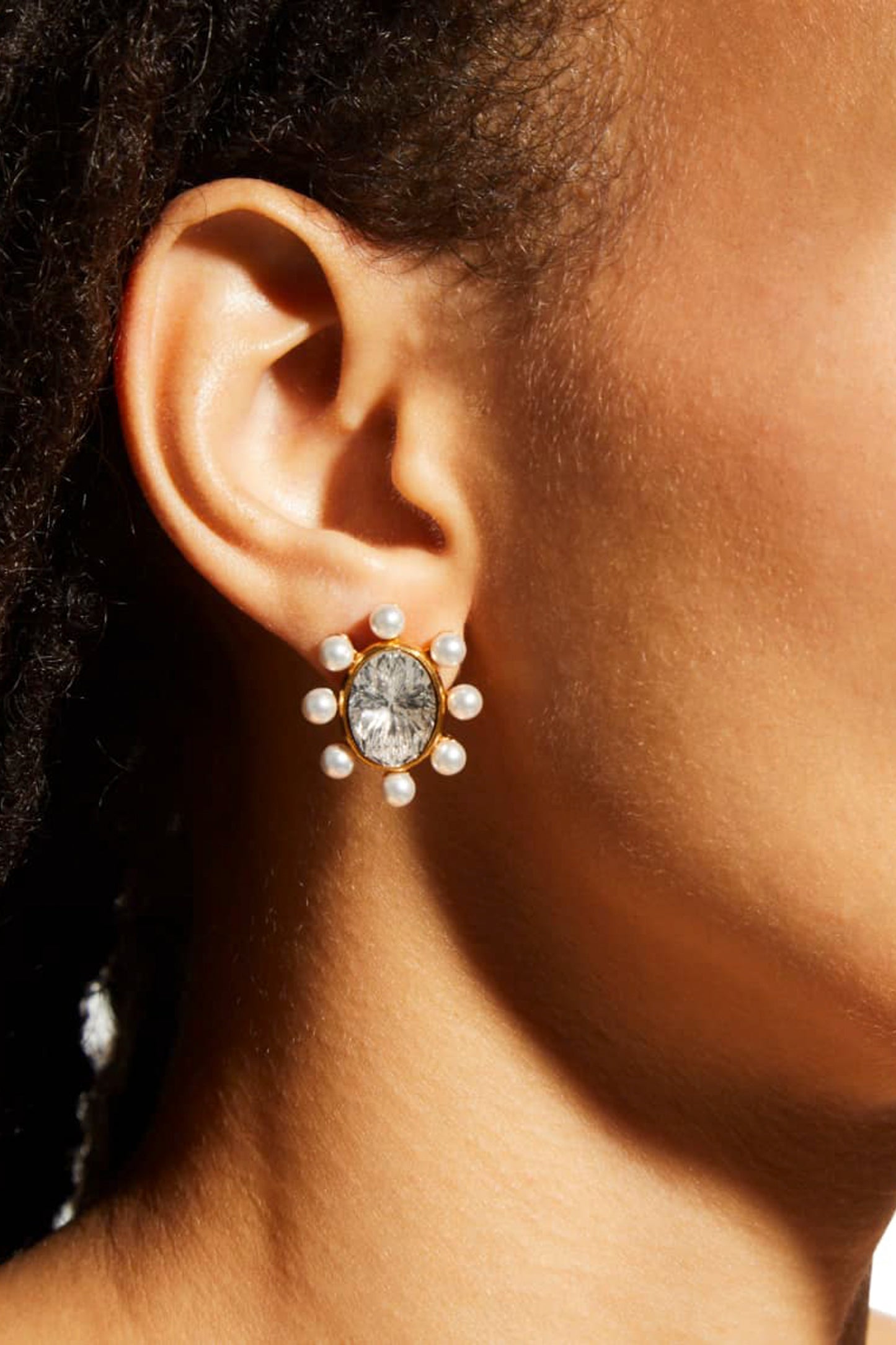 CRYSTAL STUD EARRING