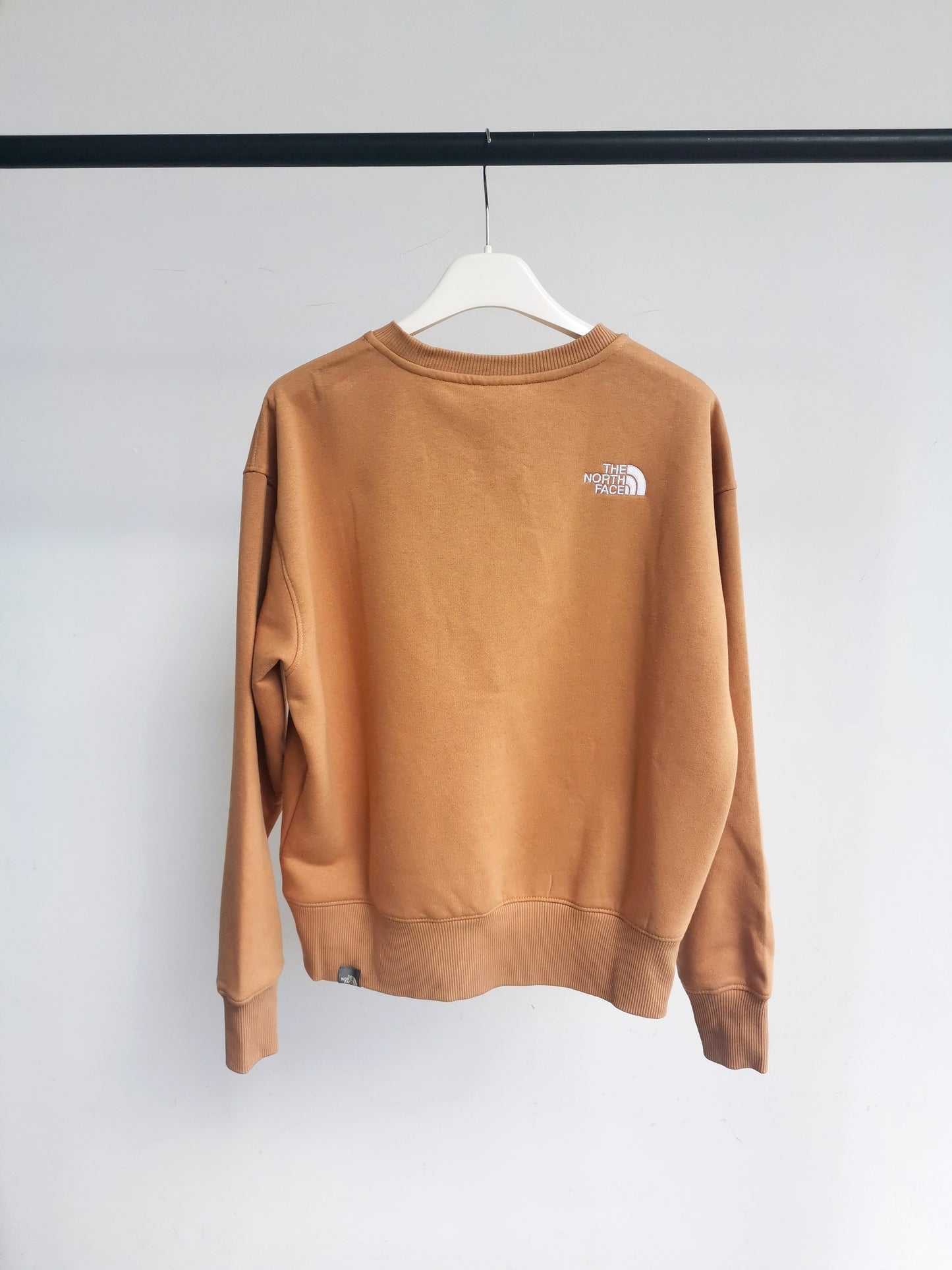 WOMEN'S ESSENTIAL CREW