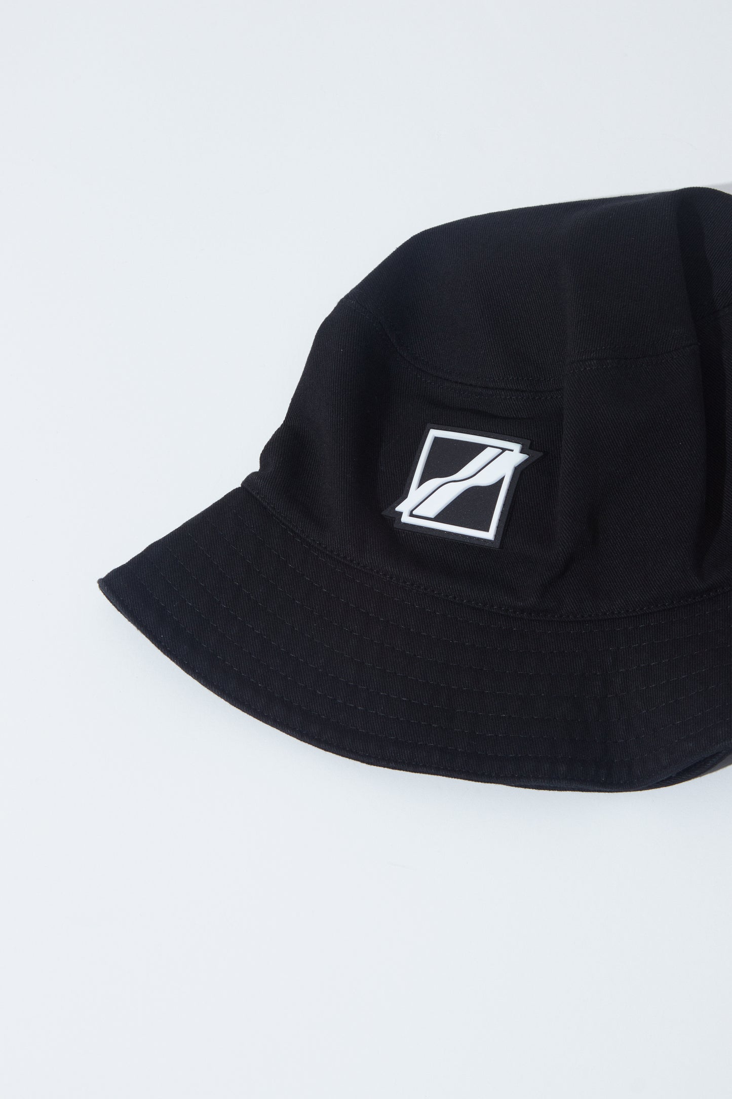 SQUARE LOGOBUCKET HAT