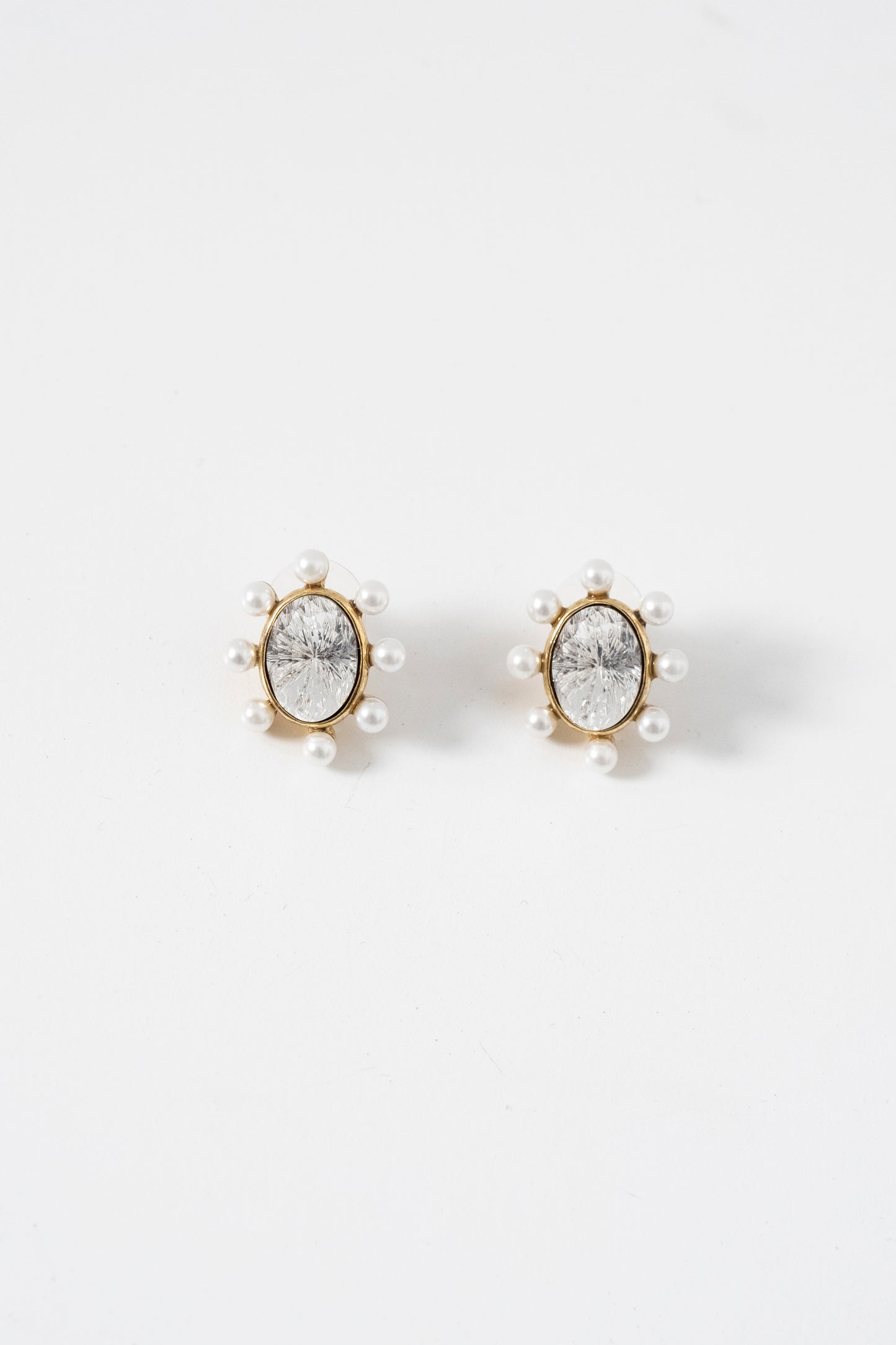 CRYSTAL STUD EARRING