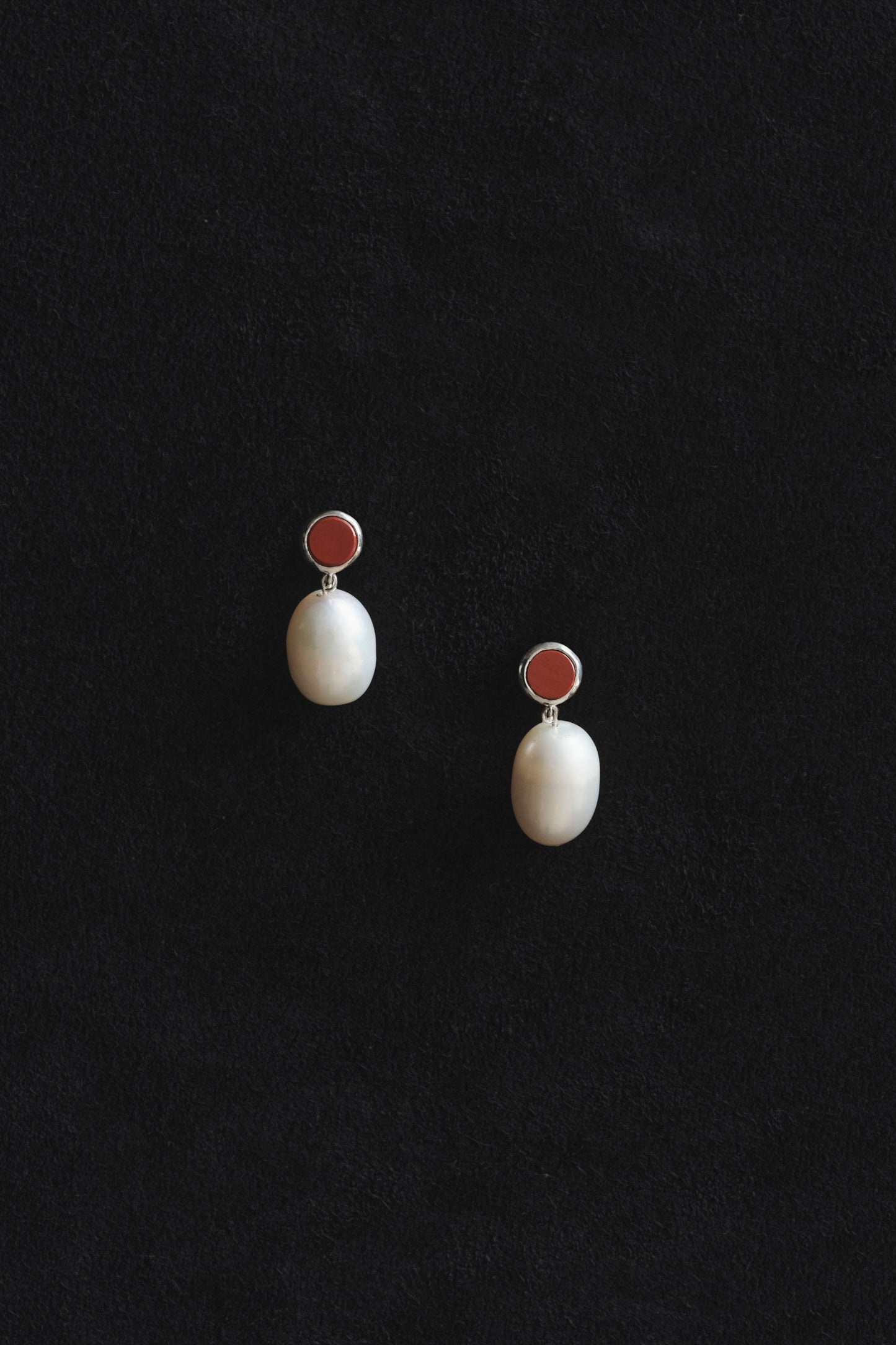 Neue Pearl Earrings, Jasper