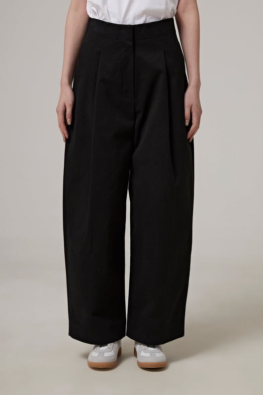 CONTINUITY - PANTS - DEEP PLEAT VOLUME ANKLE CROP