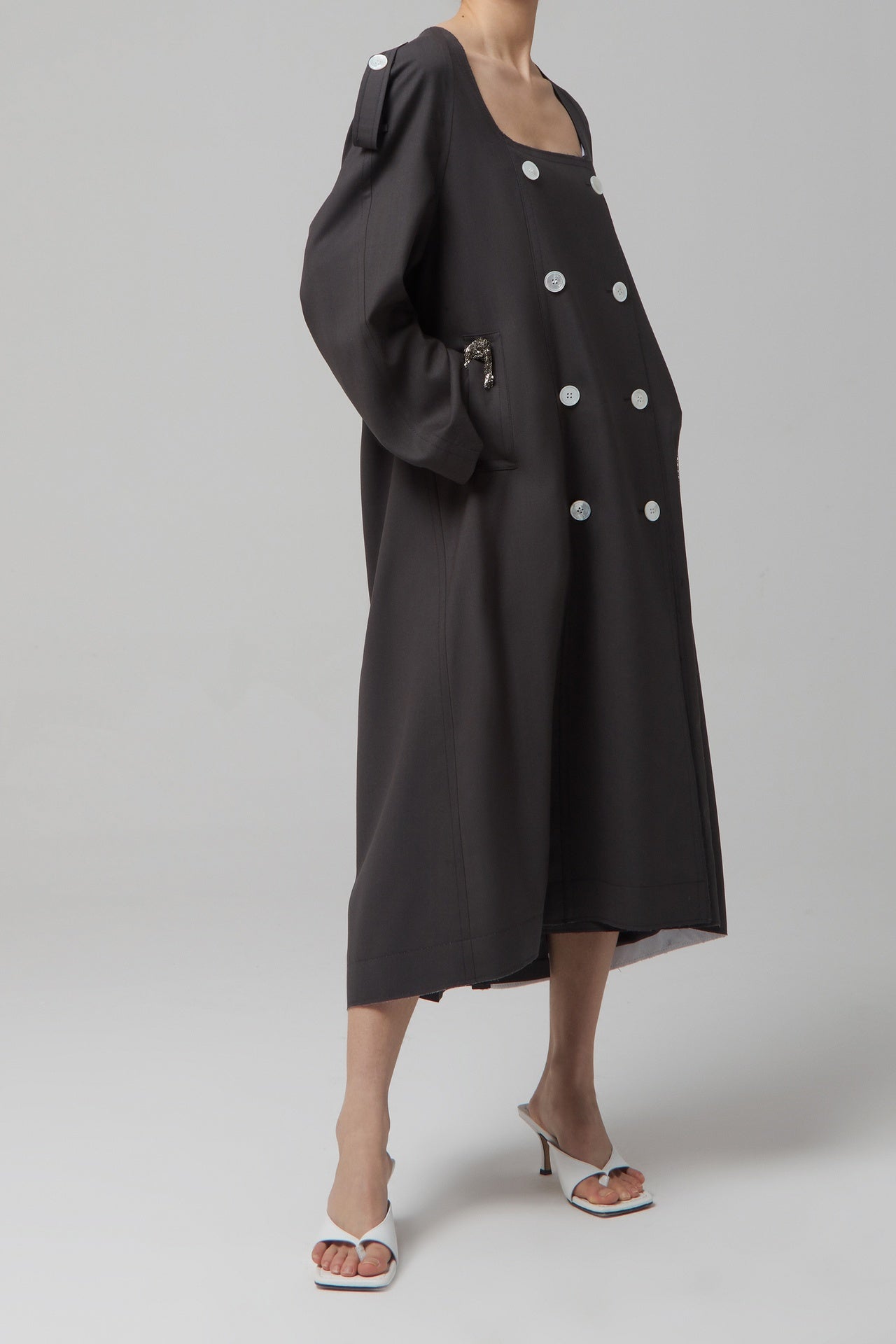 COLLARLESS SHELL BUTTON TRENCH